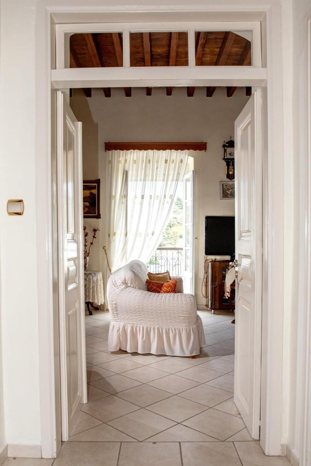 Neoclassical Splendor Unique Experience In Leros Panteli Exterior photo